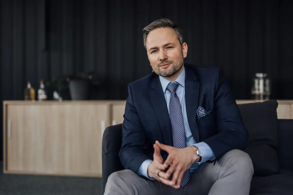 sesja firmowa - warszawa portret w biurze