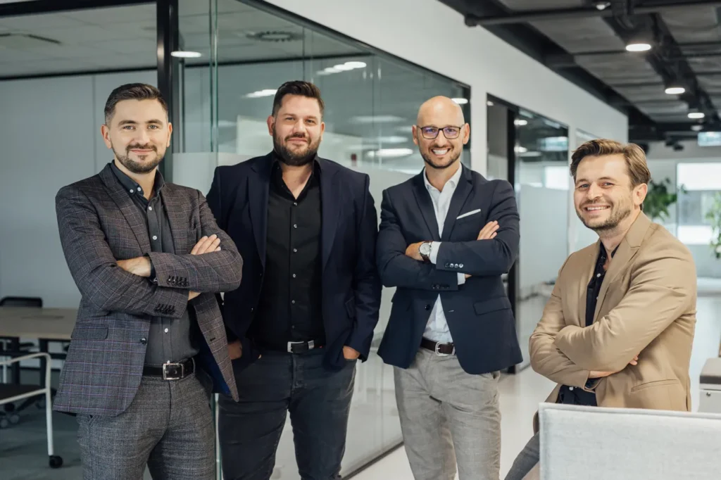 sesja-pracownicy-warszawa-team-praca-firma-portret-mężczyzna