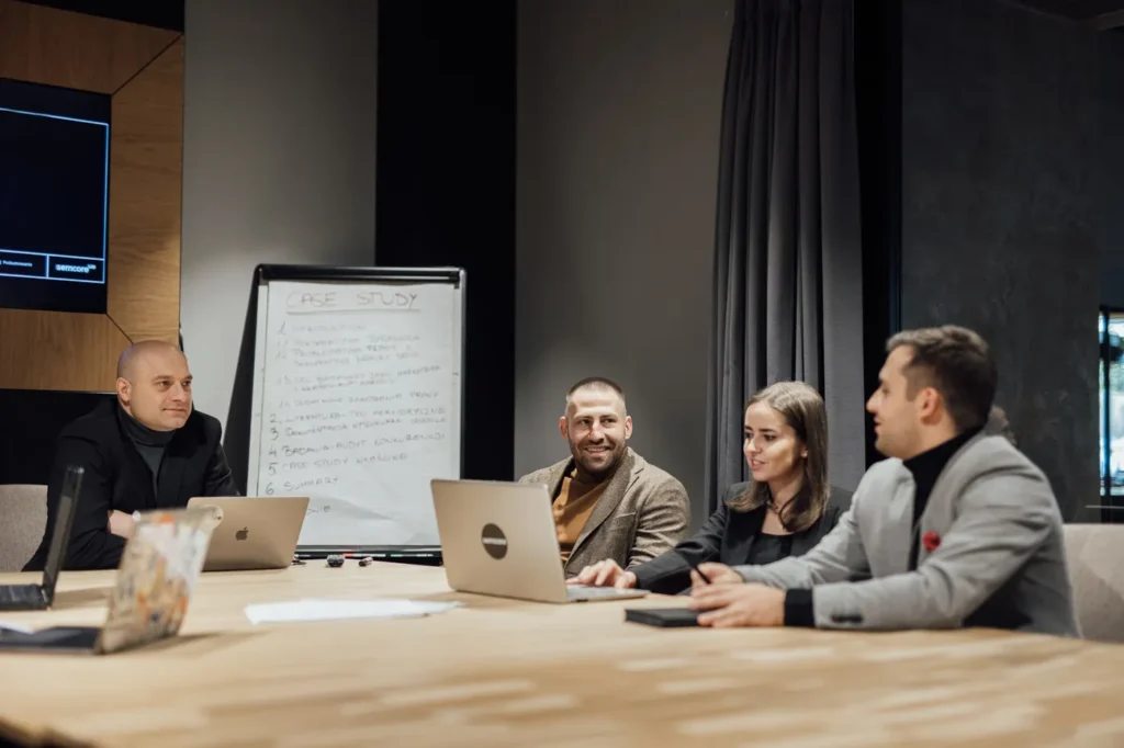 zdjecie-biznesowe-team-teamwork-mężczyzna-kobieta