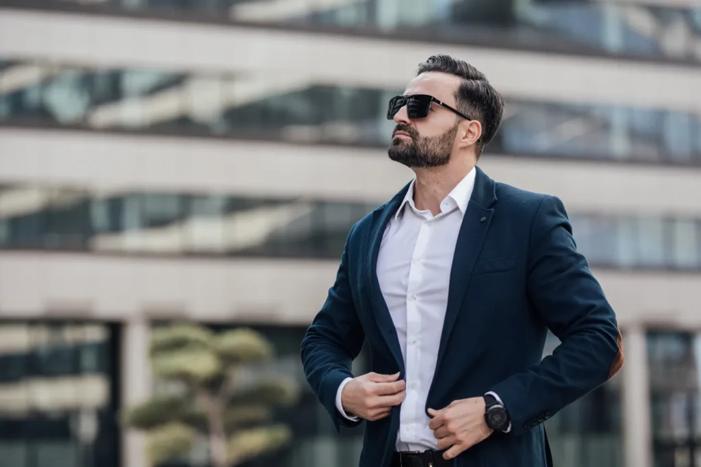 zdjecie-biznesowe-warszawa-portret-outdoor-mężczyzna